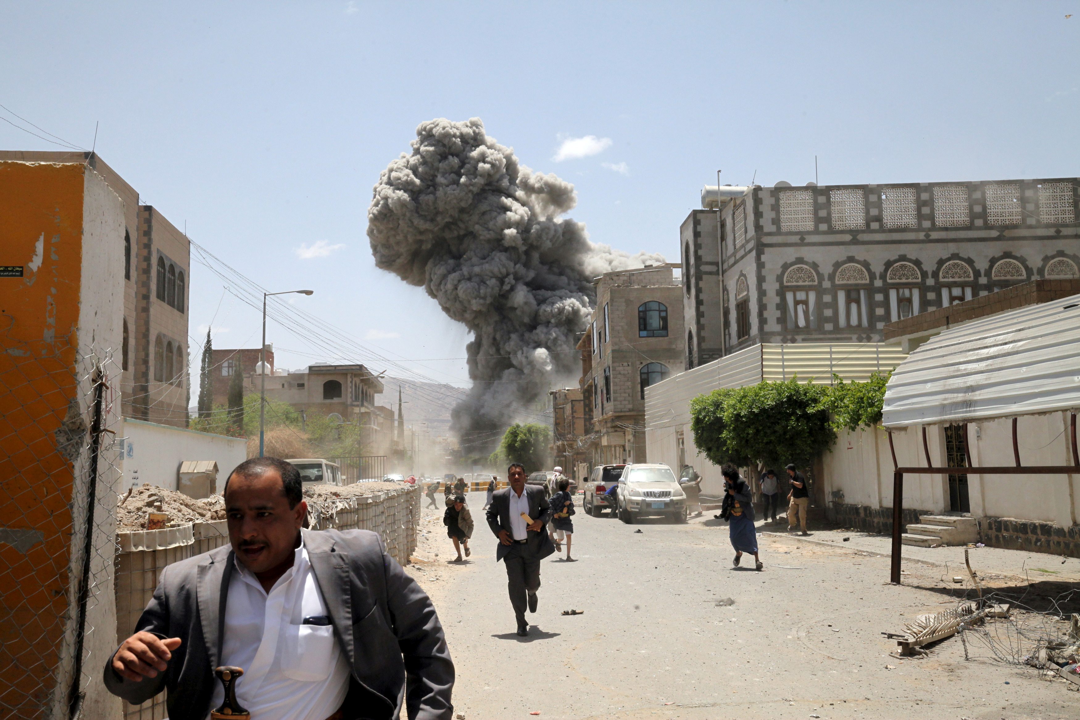 20 قتيلاً على الأقل في  غارة جوية على حفل زفاف في اليمن