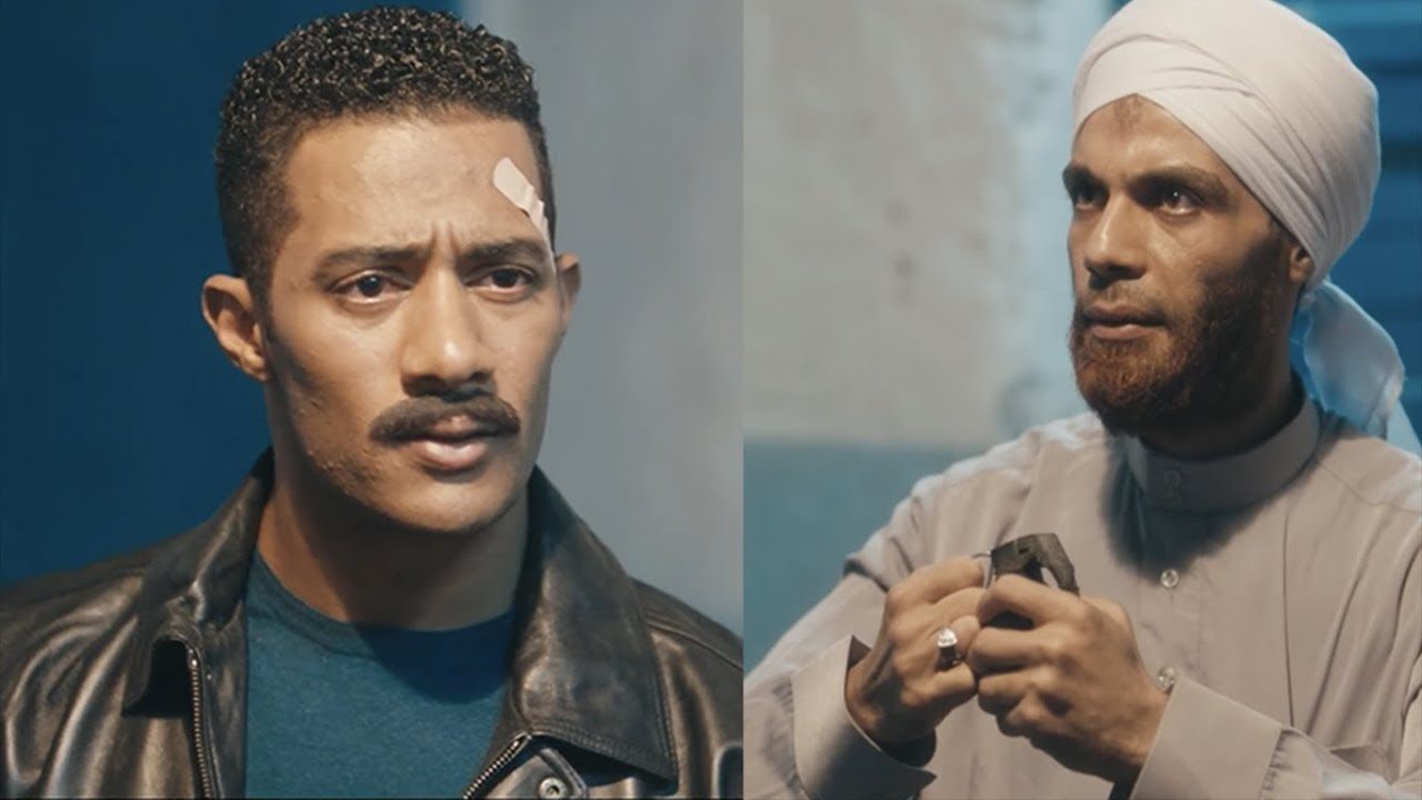 شاهد.. أبناء الممثل المصري شريف إدريس يبكون بعد مشهد مقتله في “نسر الصعيد”.. ومحمد رمضان يواسيهم