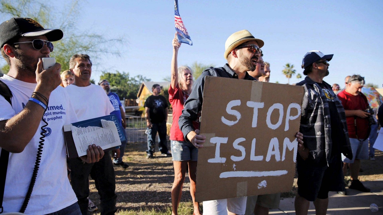 “أوروبا تقف عند مفترق طرق”، عالمُ أميركيٌّ: صعود الخطاب المتطرف ضد المسلمين سيولِّد عنفاً يذكِّرنا بفظائع القرن الماضي