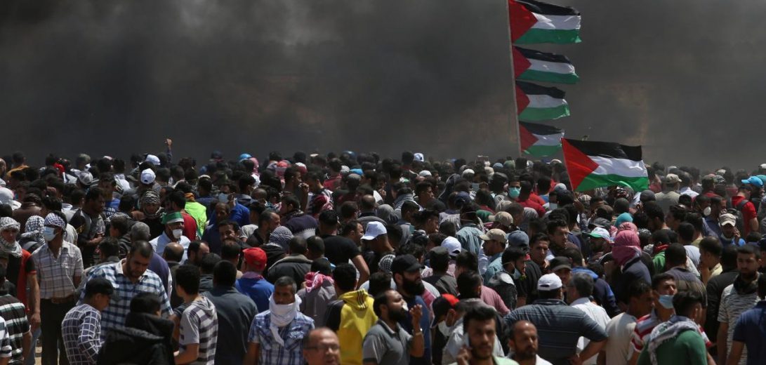 الغزِّيون يتوجهون إلى الحدود مجدداً.. استنفار أمني إسرائيلي، إضرابات وترقب في الأراضي الفلسطينية، وقلق دولي من “حمام دم” جديد
