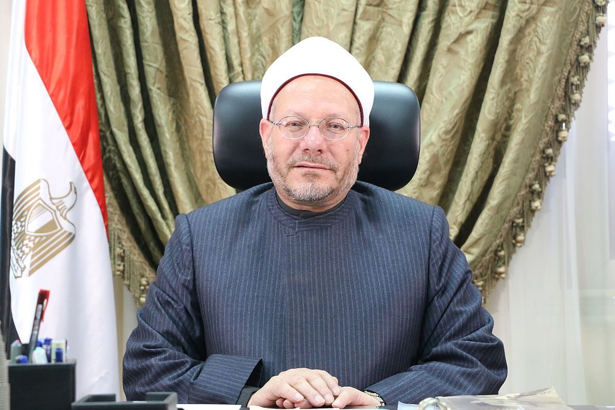 بعد “خطأ صيام رمضان”.. المفتي المصري يحسم جدل موعد أذان الفجر قبل مكة المكرمة