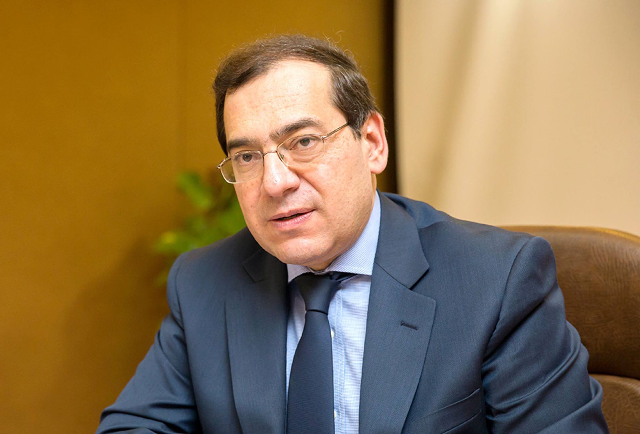 لماذا لجأ السيسي إلى المجتمع المدني