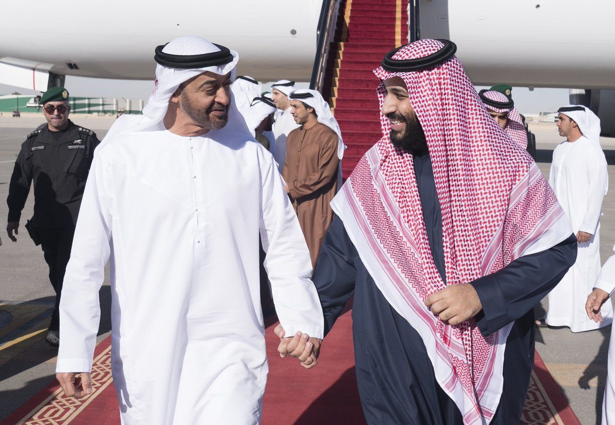 تدعمان أطرافاً مختلفة بالمال والسلاح ولا تتفقان إلا على عداوة الإخوان.. تفاصيل بوادر مواجهة جديدة بين السعودية والإمارات في ليبيا