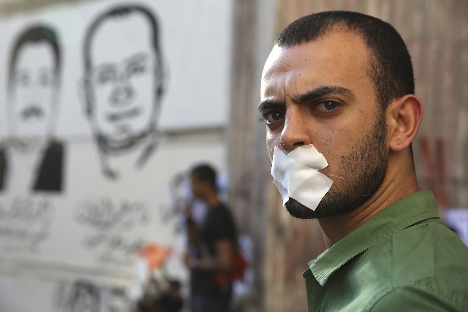 قرار قياسي.. 9 ساعات فقط تكفي لحجب موقع صحفي جديد في مصر.. السيسي يستهلُّ دورته الثانية بتقليم أظافر الصحفيين