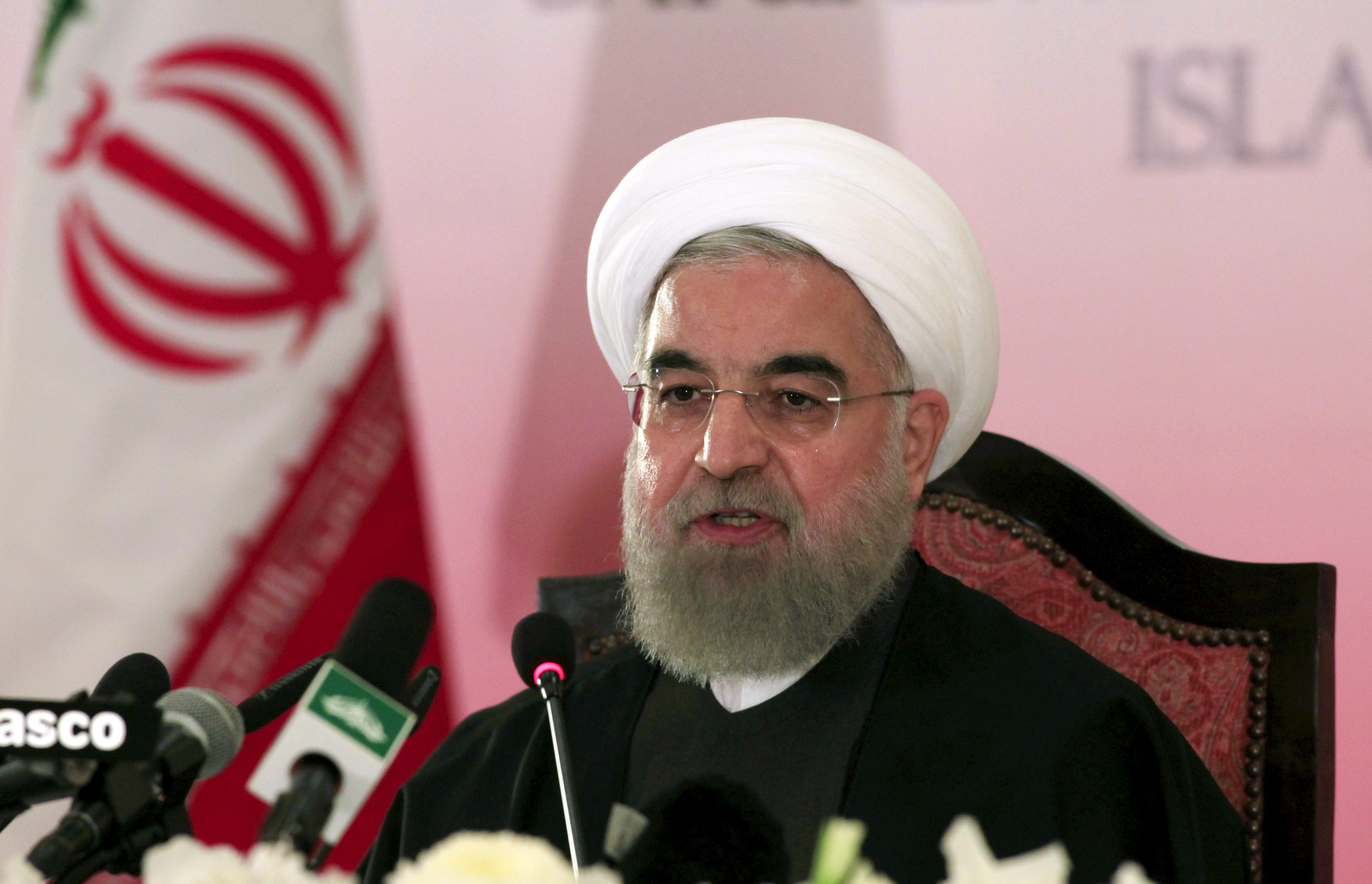 إيرانيون: ترمب ذهب وتحاور مع كيم الذي يمتلك النووي ويعدم مواطنيه دون محاكمات، فلماذا لا يتحدث إذن معنا؟