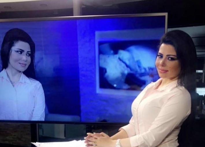 أحيلت للتحقيق بسبب ثيابها “الجريئة” أثناء تغطية قيادة المرأة للسيارة.. لكن المذيعة غادرت السعودية فوراً(فيديو)