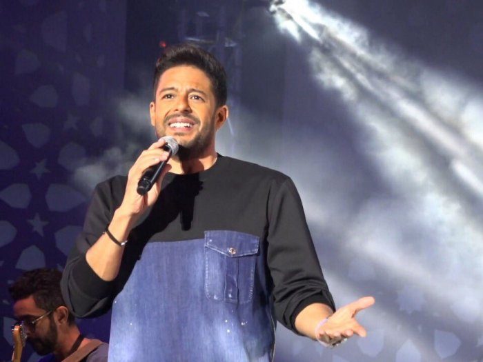 غنّى في “موازين”، لكنّه لم يف بوعده، ولم تغنّ المتسابقة المغربية في The Voice معه.. محمد حماقي يكشف السبب!