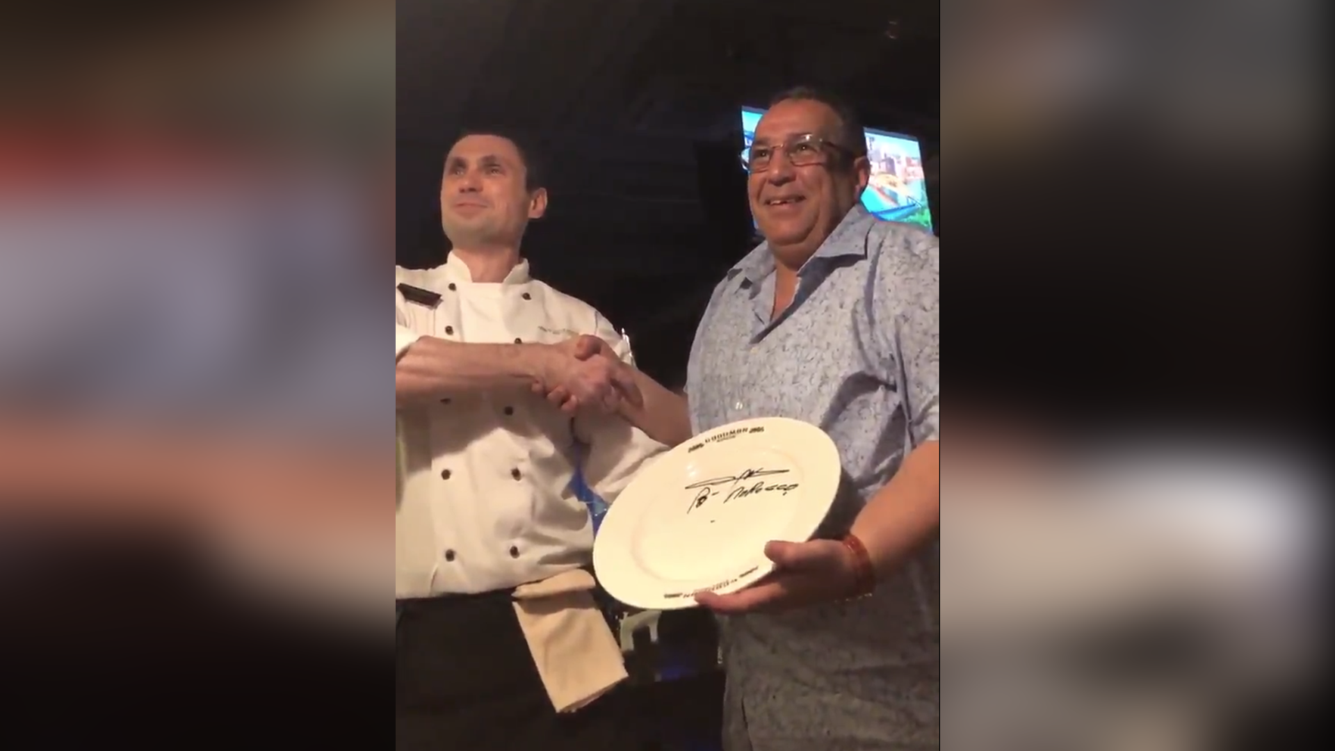 لم يجد مكاناً في مطعمه المفضل فانتحل شخصية رئيس وزراء بلده .. مغربي يخدع الروسيين والغريب.. ليست المرة الأولى