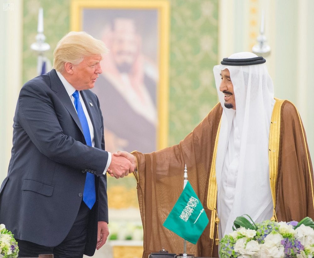 ترمب يهاتف الملك سلمان من أجل النفط