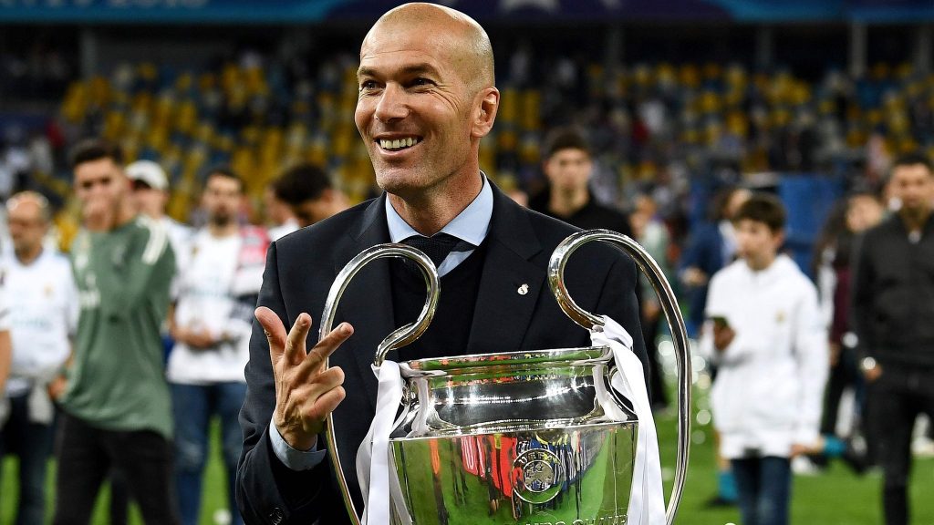 رحيل نجوم ريال مدريد بدأ بزيدان