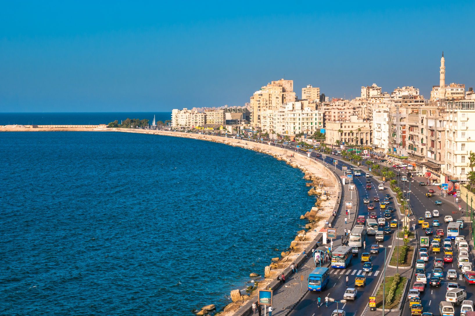 الإسكندرية.. قصة مدينتين فصل بينهما جدار عنصري!