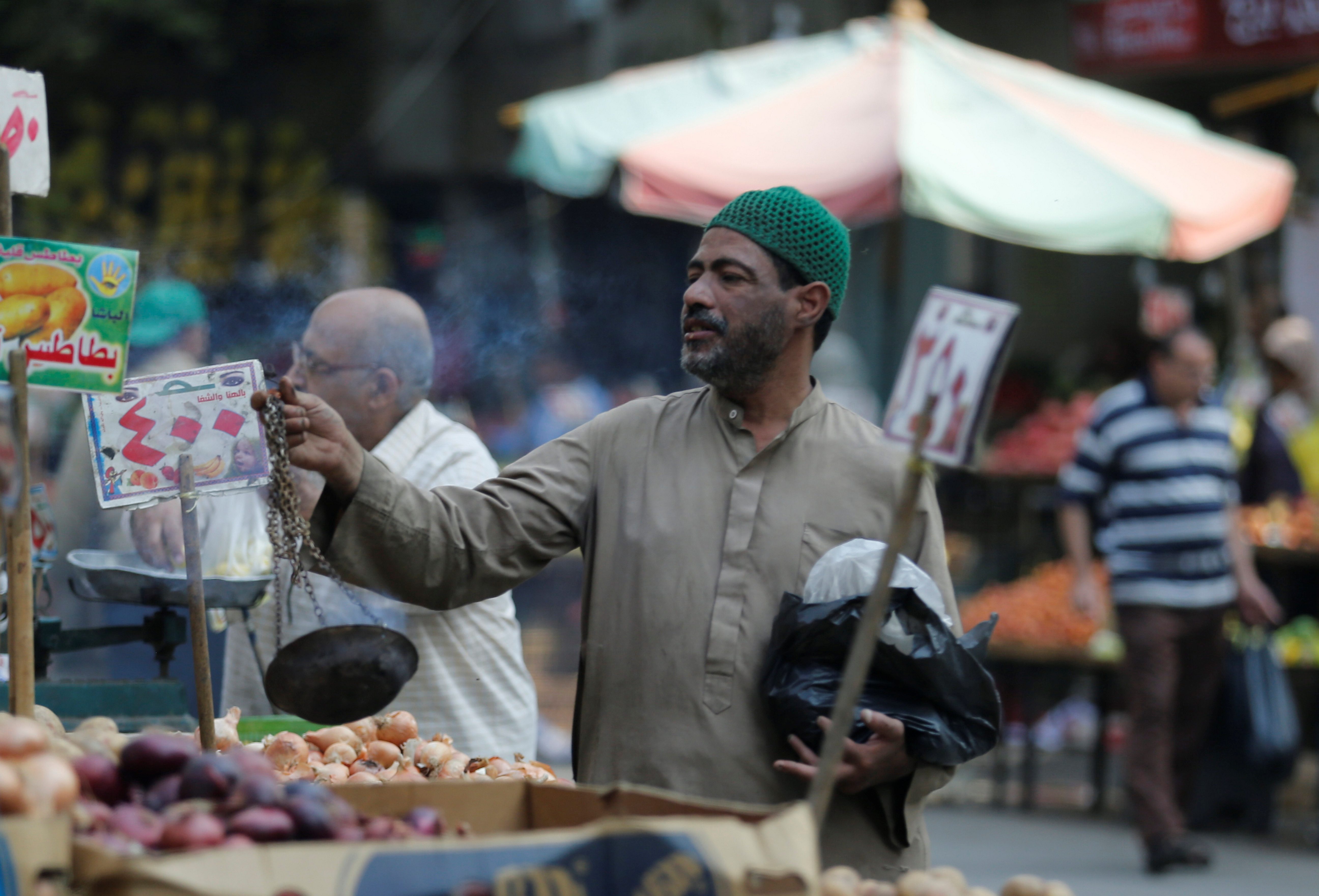 المواطن المصري سيدفع ثمن إغلاق السعودية مضيق باب المندب.. المشكلة ليست في انخفاض إيرادات قناة السويس فقط