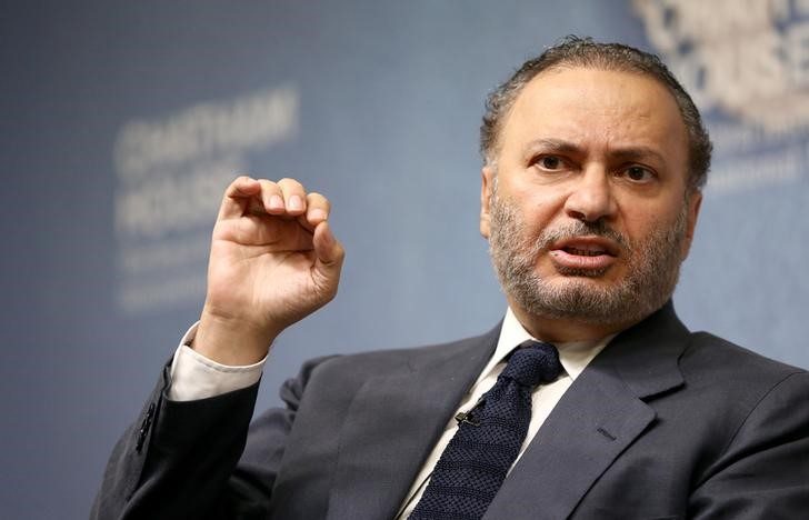 مسؤول إماراتي يعلق على لجوء أحد الأمراء إلى قطر