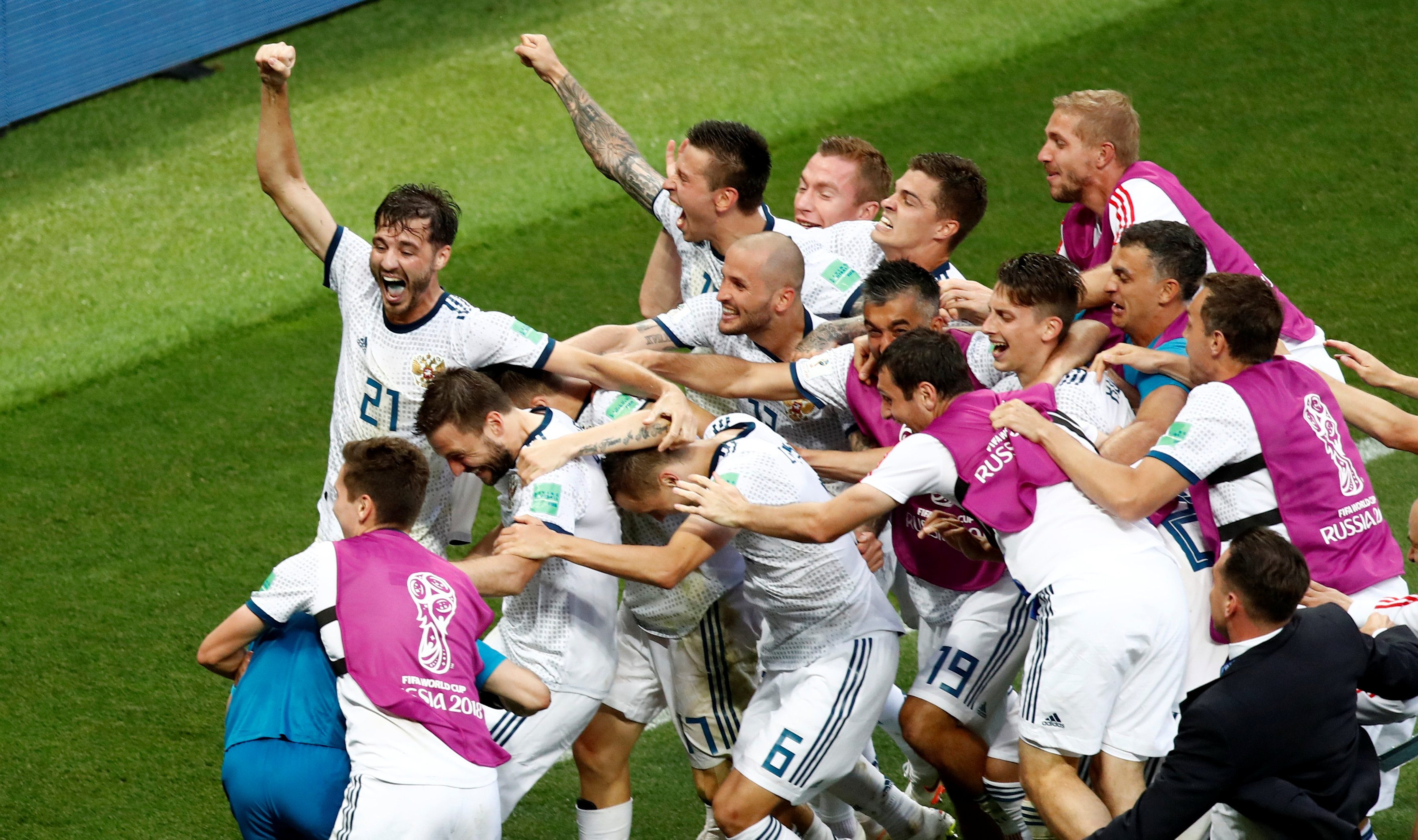 روسيا في ربع النهائي للمرة الأولى منذ انهيار الاتحاد السوفييتي.. وإسبانيا تودّع مبكراً