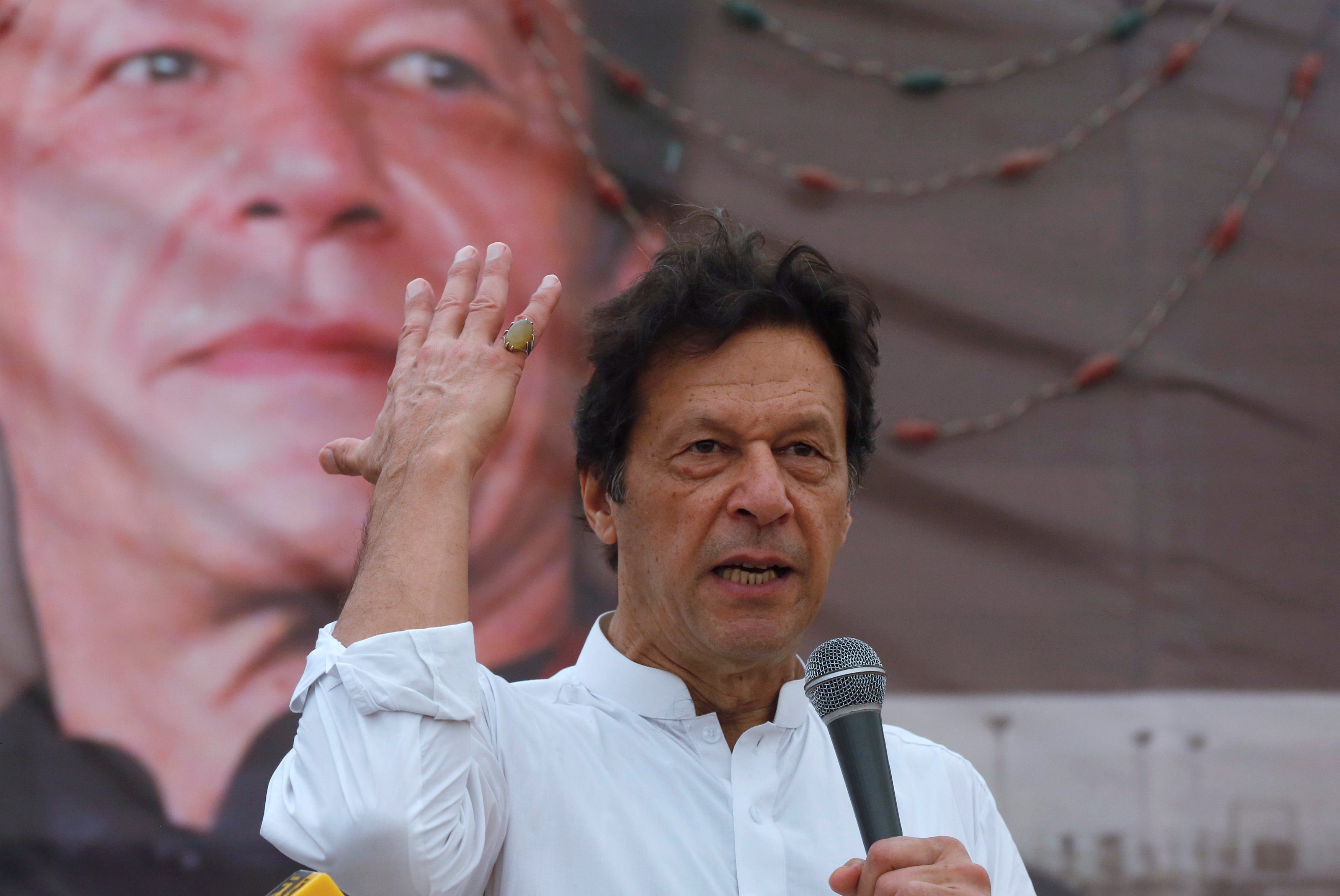 عمران خان زعيم حزب حركة الإنصاف