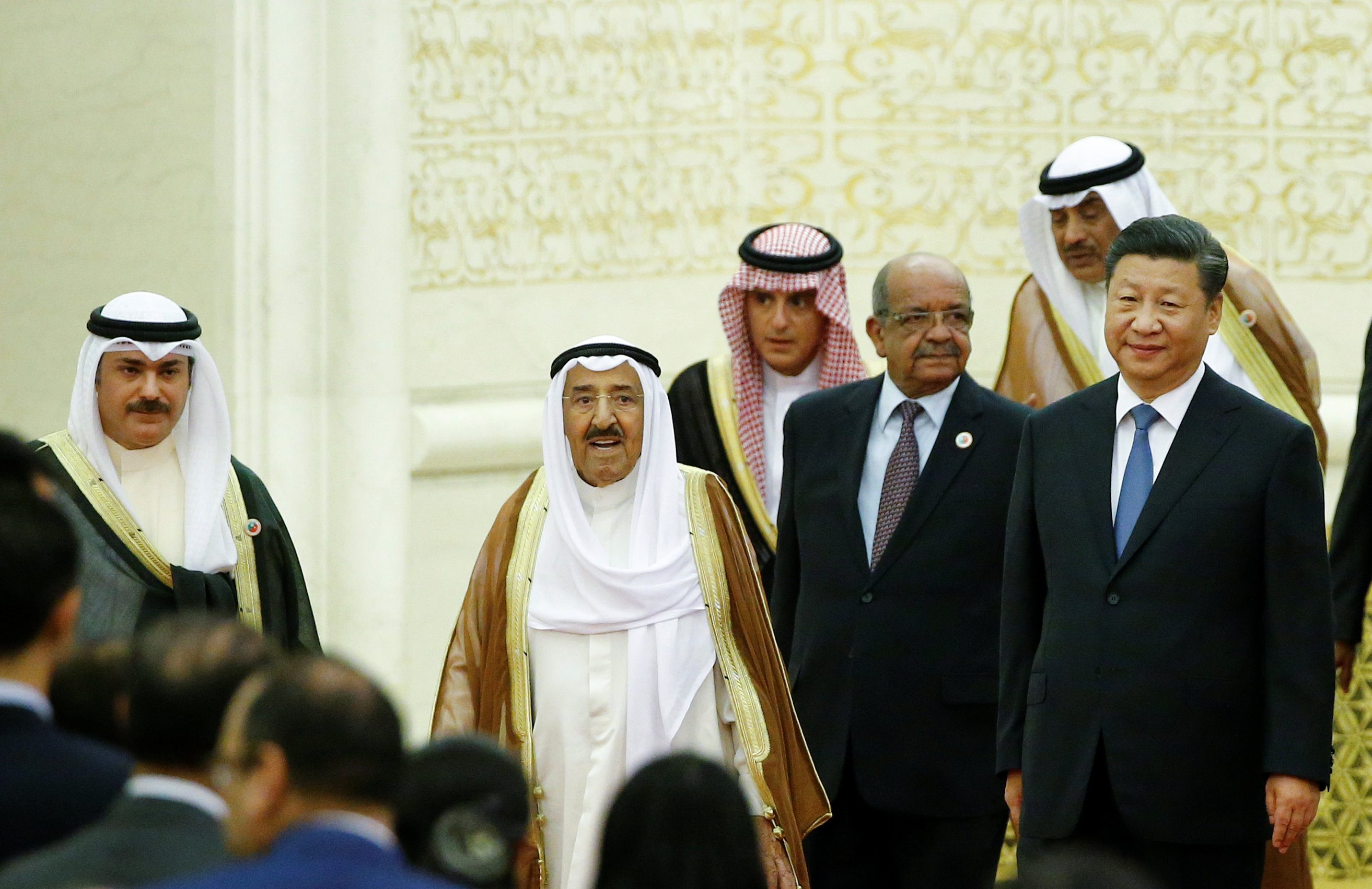 الصين تقدم للدول العربية 20 مليار دولار.. مهلاً، الأمر ليس مفرحاً، فما حدث مع هذه الدولة يدعونا للقلق