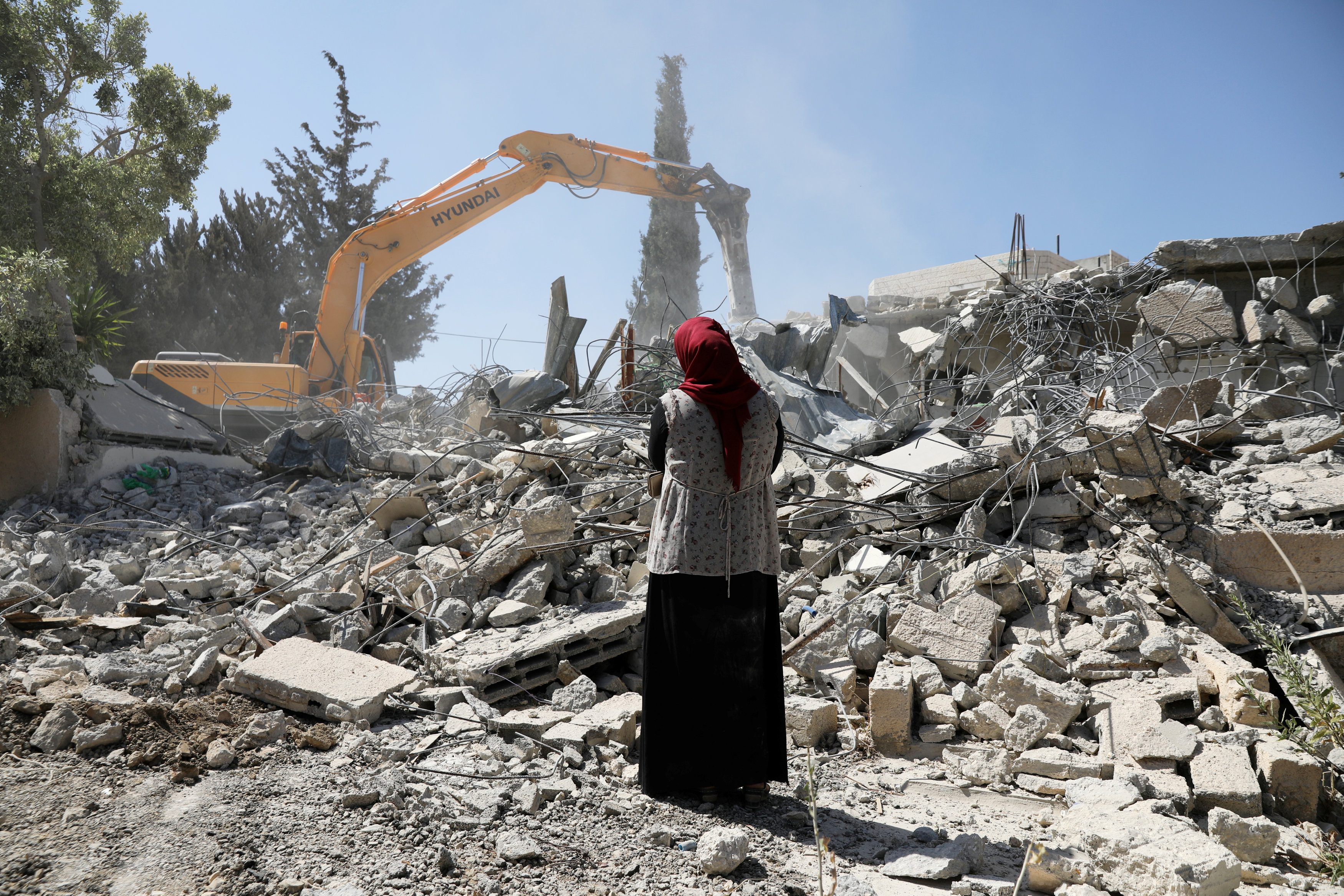 “أهدمه، ولن أسمح لهم بدخوله”.. فلسطينيان في القدس يهدمان منزليهما بدلاً من أن يدخلهما الإسرائيليون