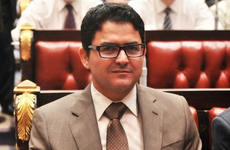 بعد أن أفرجت عنه إيطاليا وفشل مصر في تسلُّمه.. محمد محسوب ينفى حمله الجنسية الإيطالية، ويطالب أصحاب الادعاء بالدليل