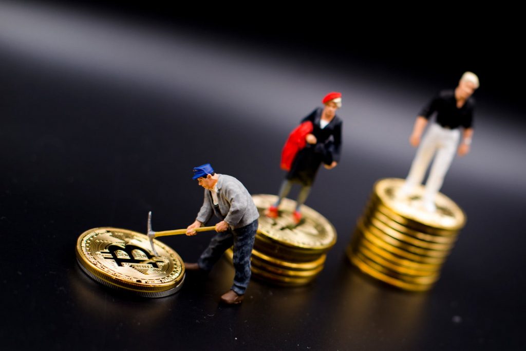 تنصيف مكافآت تعدين البتكوين 