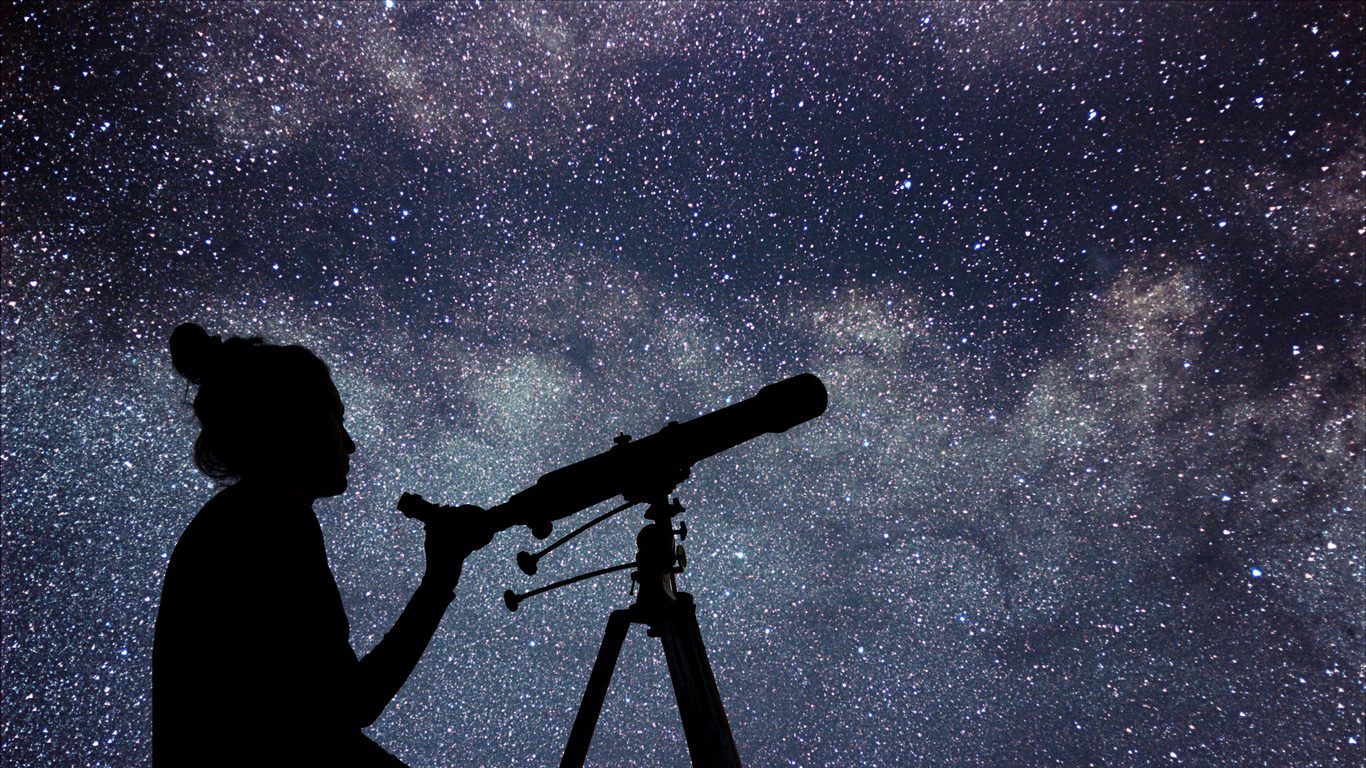 هل الكون مادي.. أم مجرد فكرة في عقل الإنسان؟!