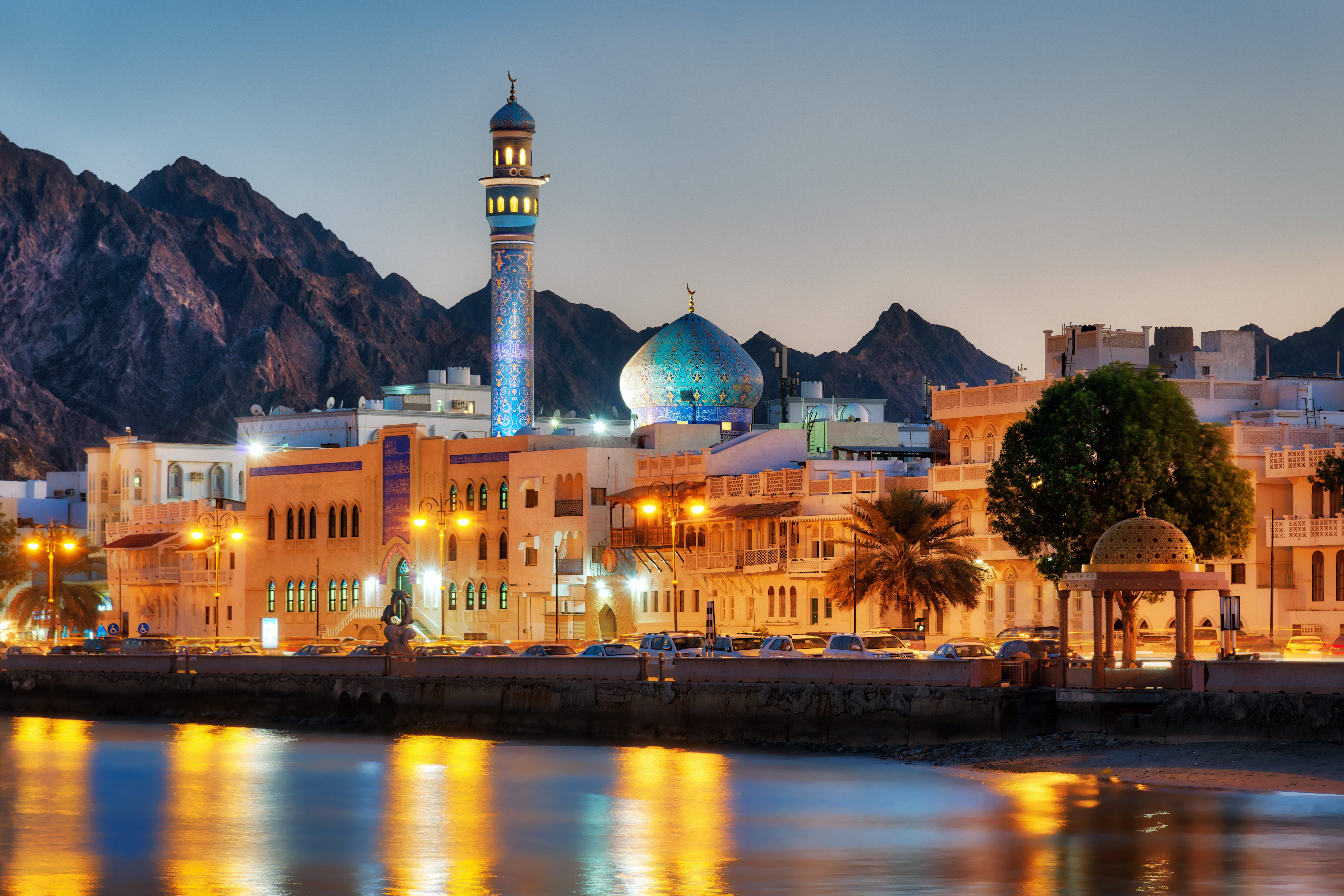 منذ أعوامٍ خمسة لم يكُن هنا شيء.. الدقم، المدينة المُنبعثة من رمال الصحراء في عُمان