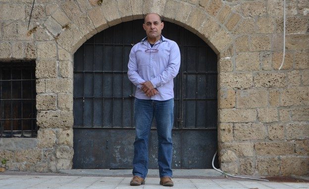 عزام عزام