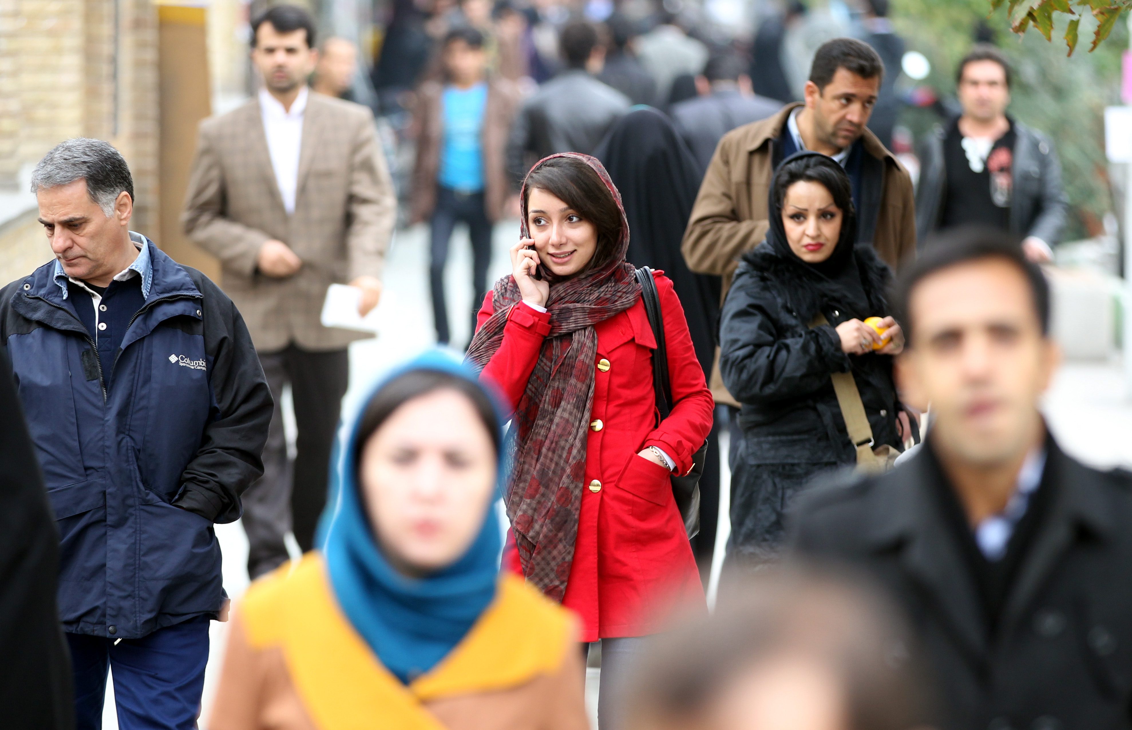 الشيطان الأكبر يزور أصفهان.. إيران تغازل السياح الأميركيين بإلغاء ختم الدخول على جواز السفر