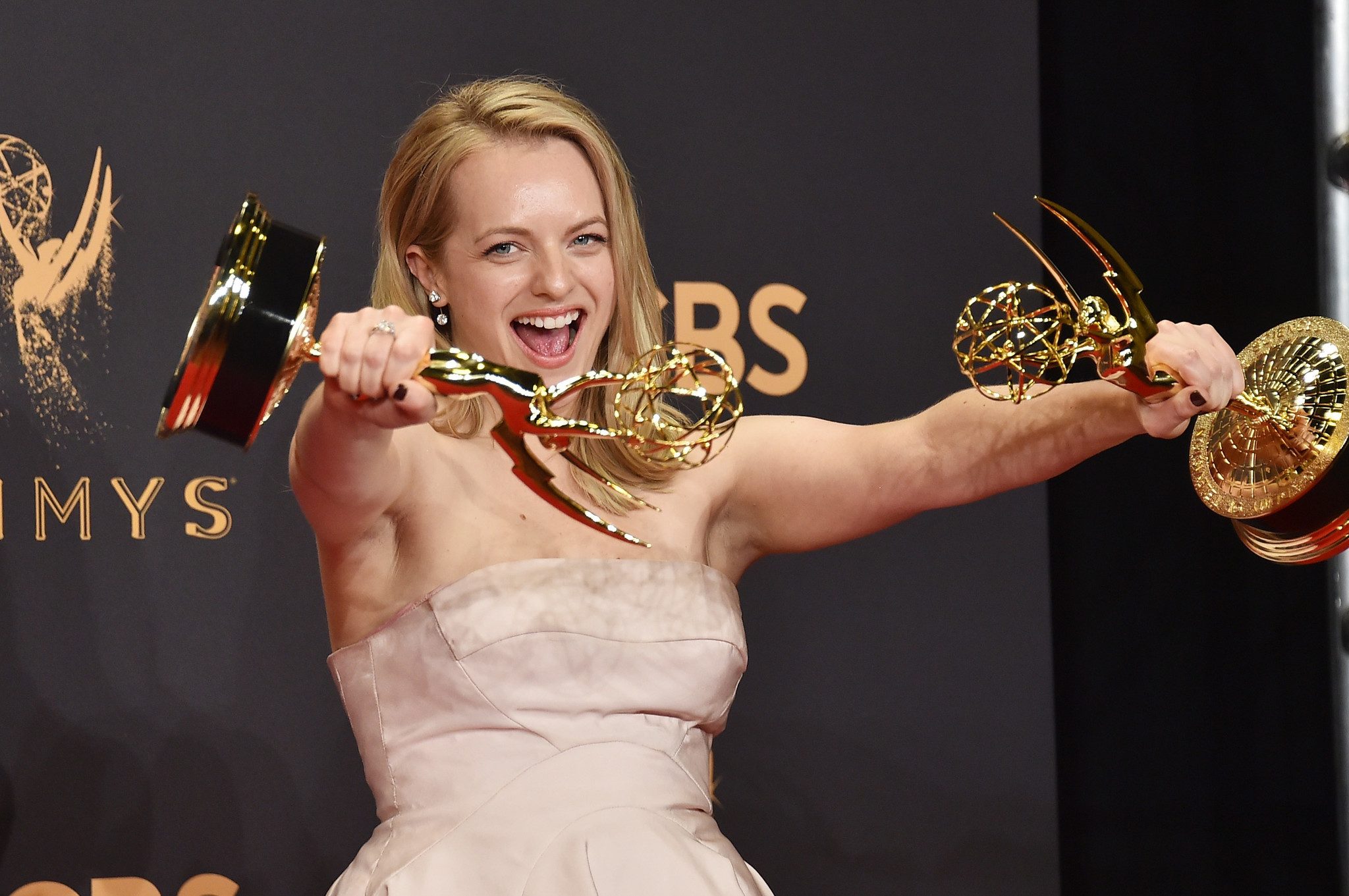 كل ما تحتاج معرفته عن جوائز Emmy:  القائمة تشمل 22 ترشيحاً لمسلسل واحد.. وهناك تفسير لتأجيل الحفل ليوم