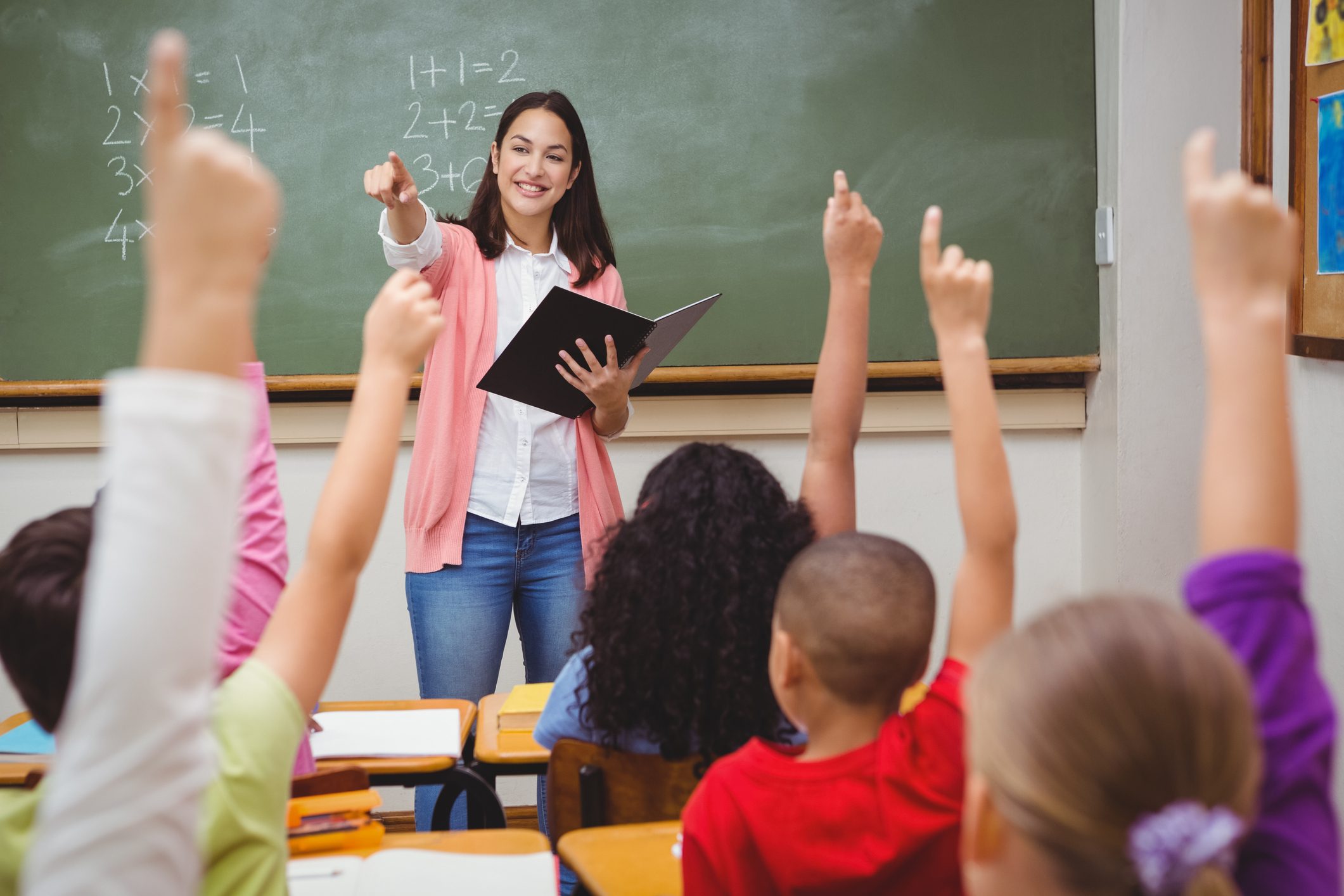 80 ألف دولار بالعام لمدرس حديث التخرج.. هذه الدول الـ17 تضمن لك أعلى راتب في بداية مشوارك الوظيفي
