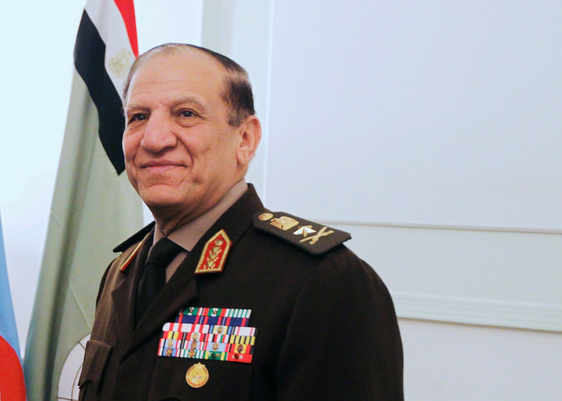 تسوية بين السيس وسامي عنان بعد الحكم عليه بالسجن