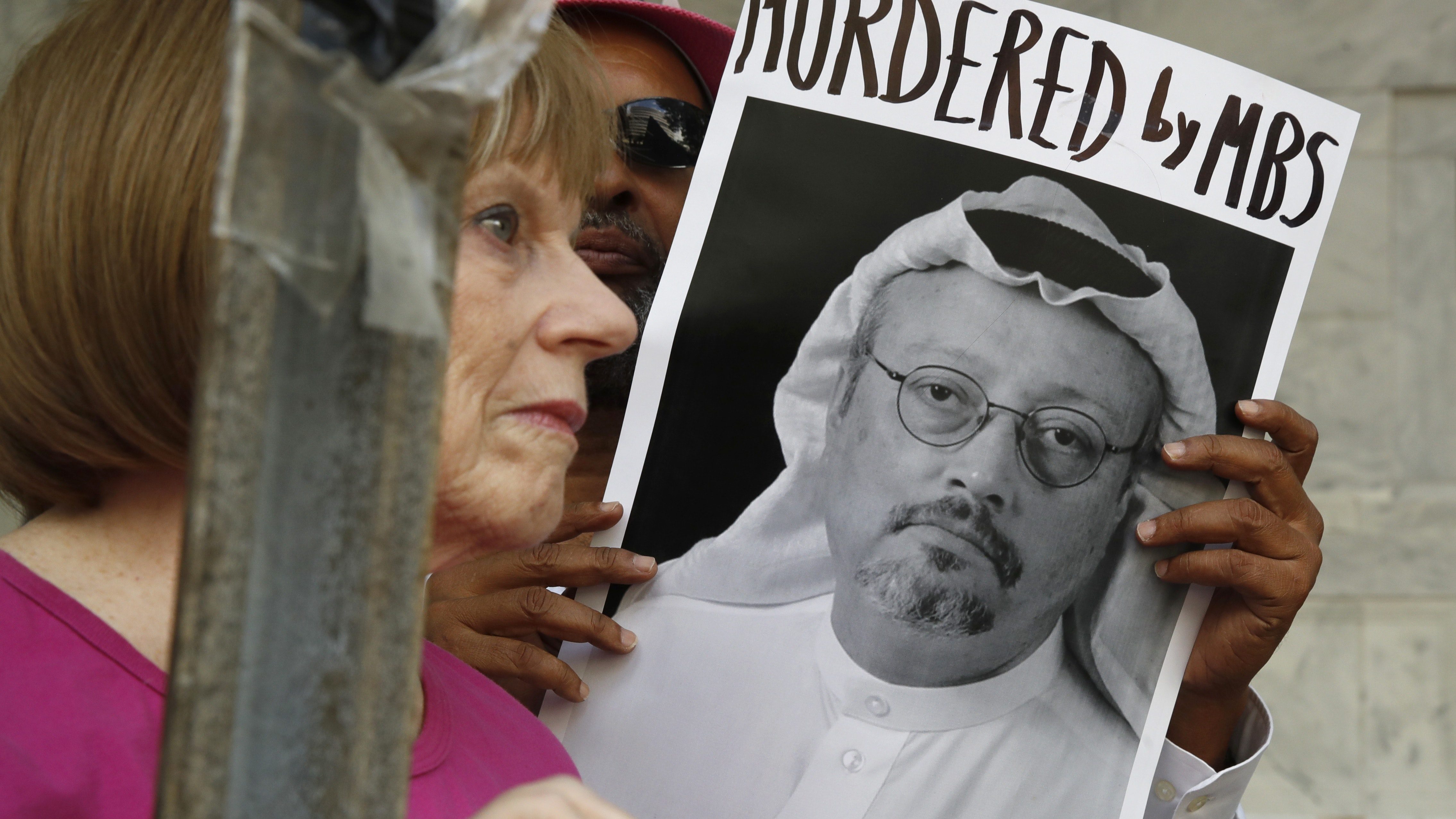 غسل سيارتين تابعتين للقنصلية السعودية يشتبه في نقلهما جثة خاشقجي جريمة قتل جمال خاشقجي نشر أخبار زائفة الحكومة السعودية مكان جثة خاشقجي الأمم المتحدة قتلة جمال خاشقجي وزير الدفاع التركي جثة جمال خاشقجي جريمة قتل الصحافي جمال خاشقجي