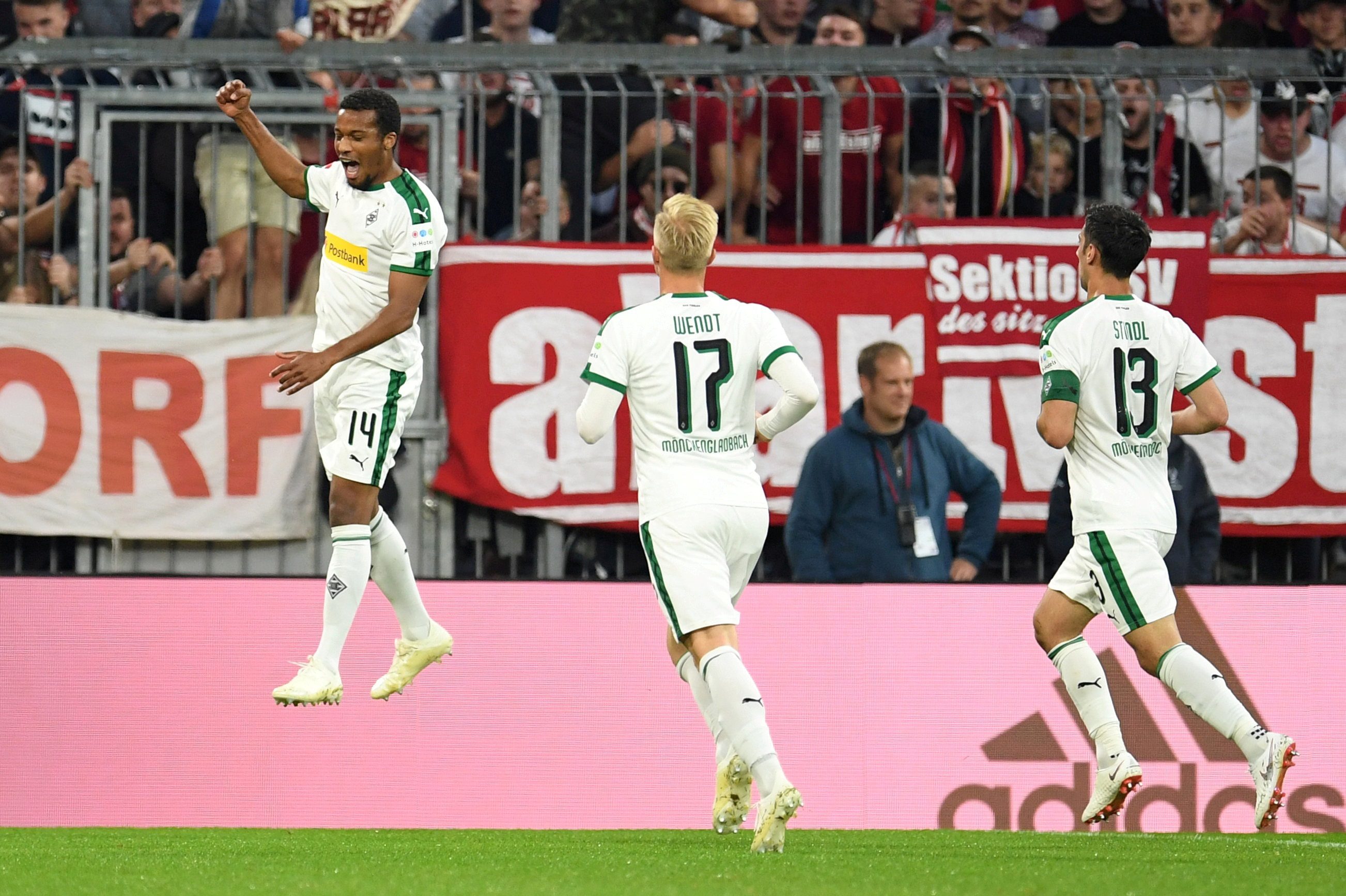 بوروسيا مونشنغلادباخ فاز بلقب الدوري الألماني 5 مرات