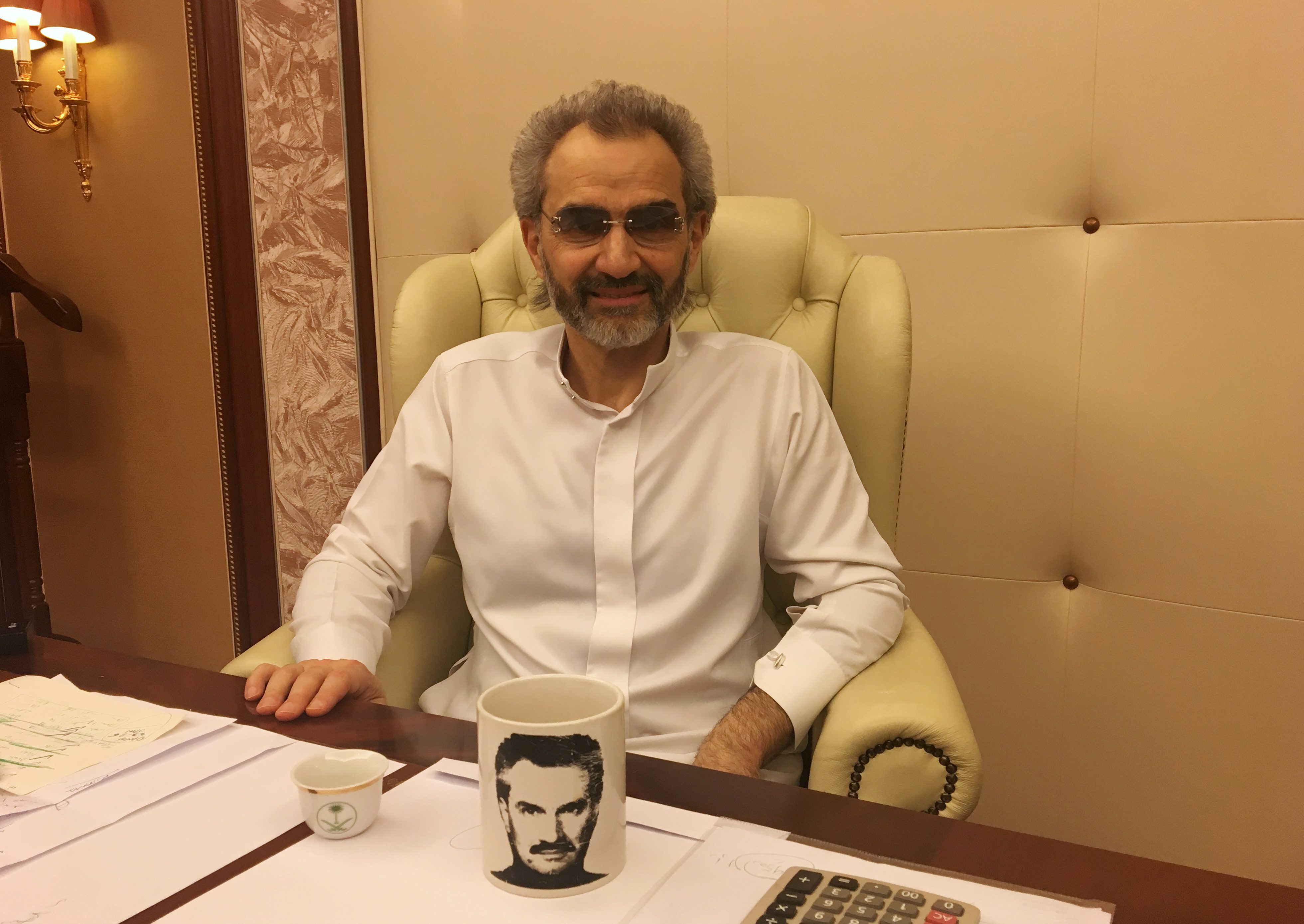 جدار الخوف في السعودية بدأ إيلون ماسك