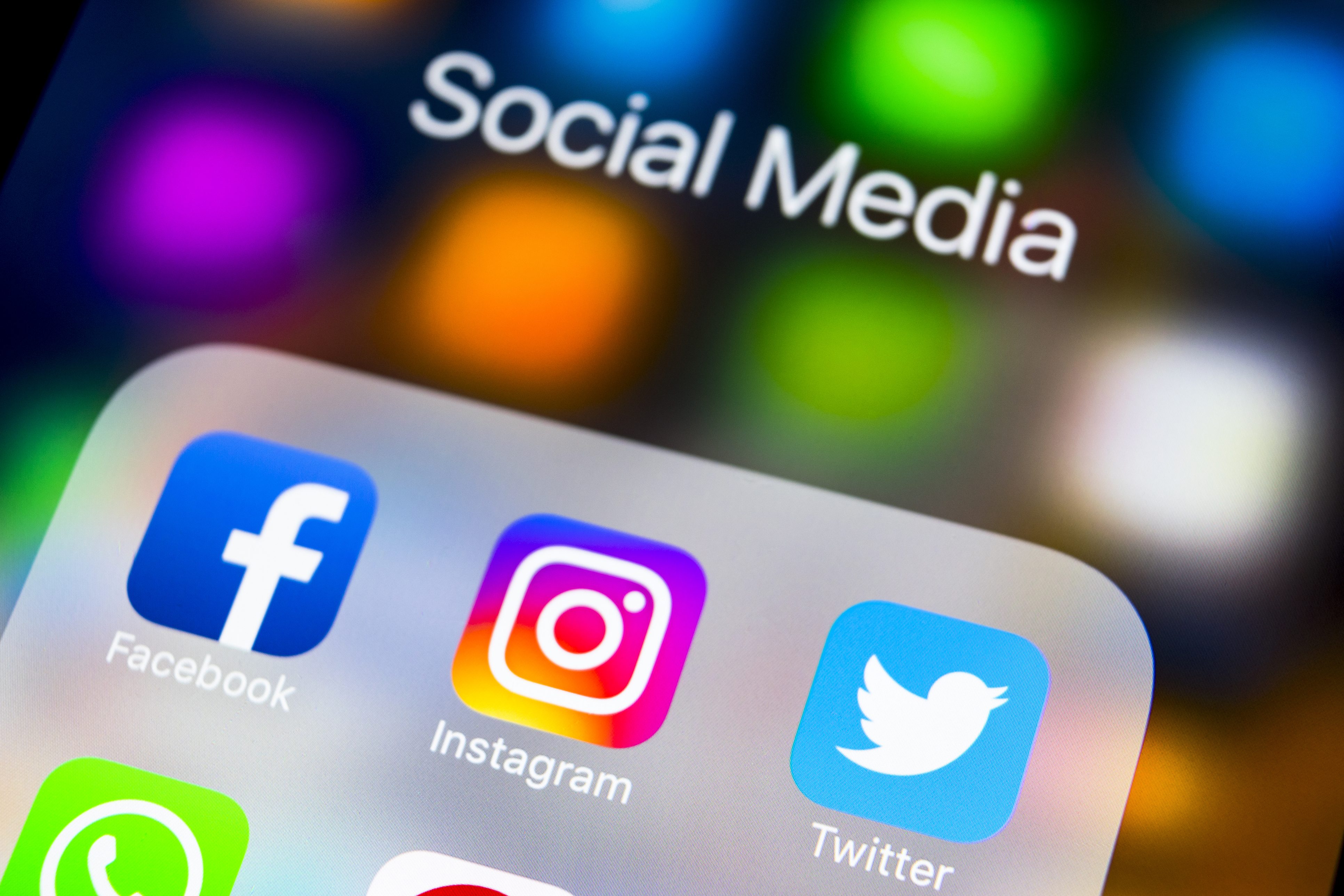 فيسبوك يتيح خاصية حذف الرسائل