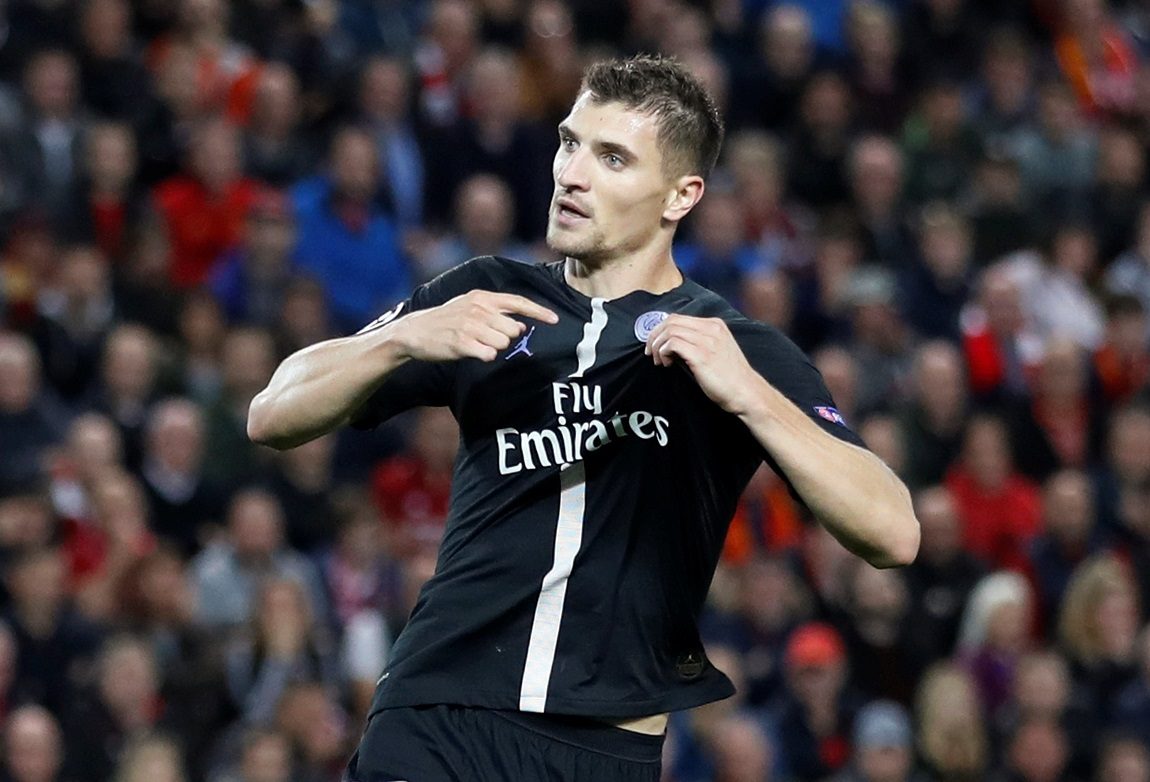 لاعب باريس سان جيرمان يحتفل بطريقة الكوكايين