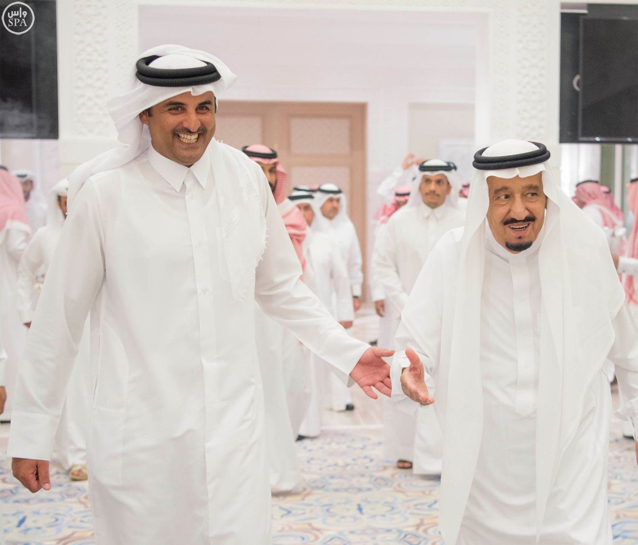 الملك سلمان وأمير قطر تميم بن حمد