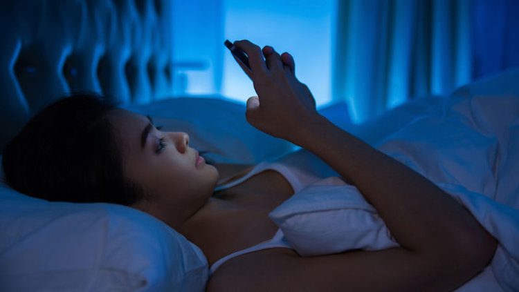 تخفيض إضاءة شاشة هاتف الآيفون