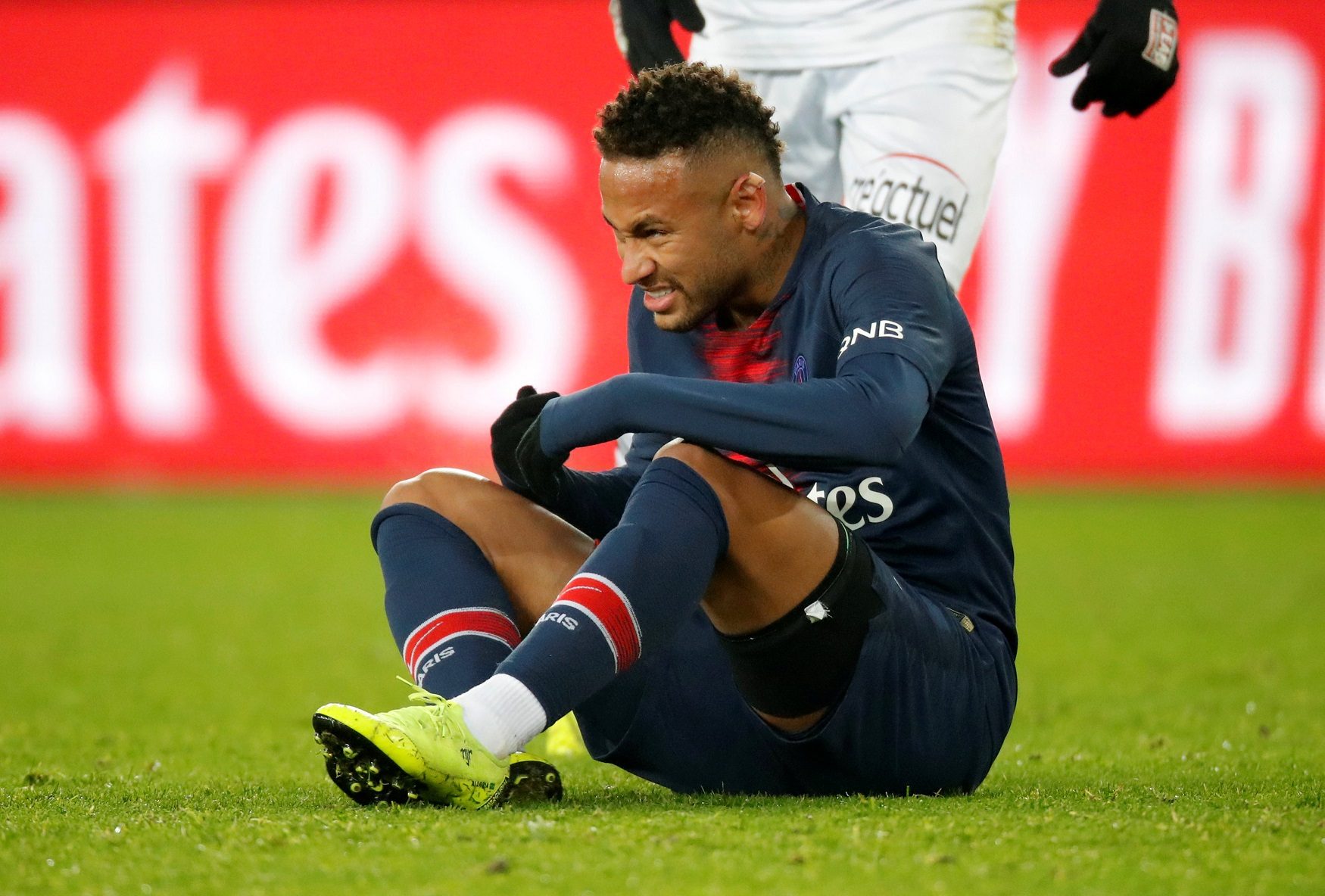 نيمار يغيب أمام مانشستر يونايتد