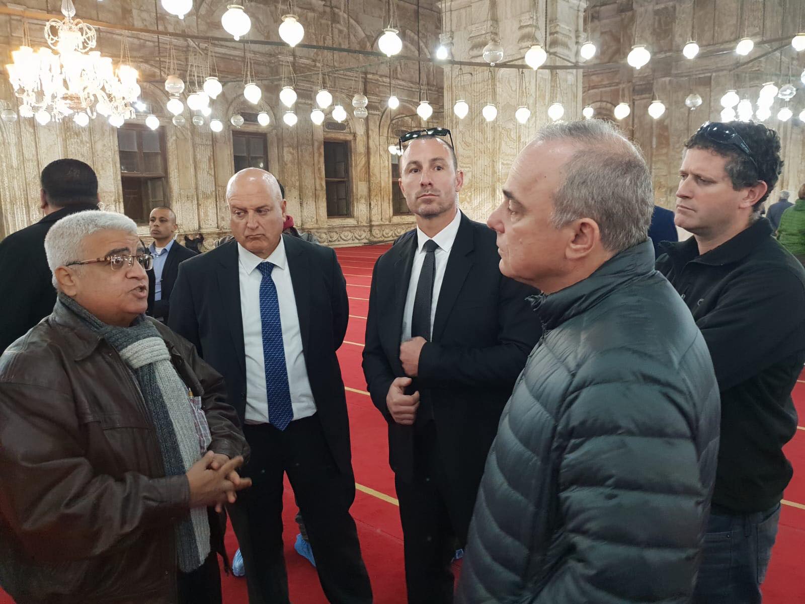 مسؤول إسرائيلي داخل مسجد محمد علي وزير الطاقة الإسرائيلي