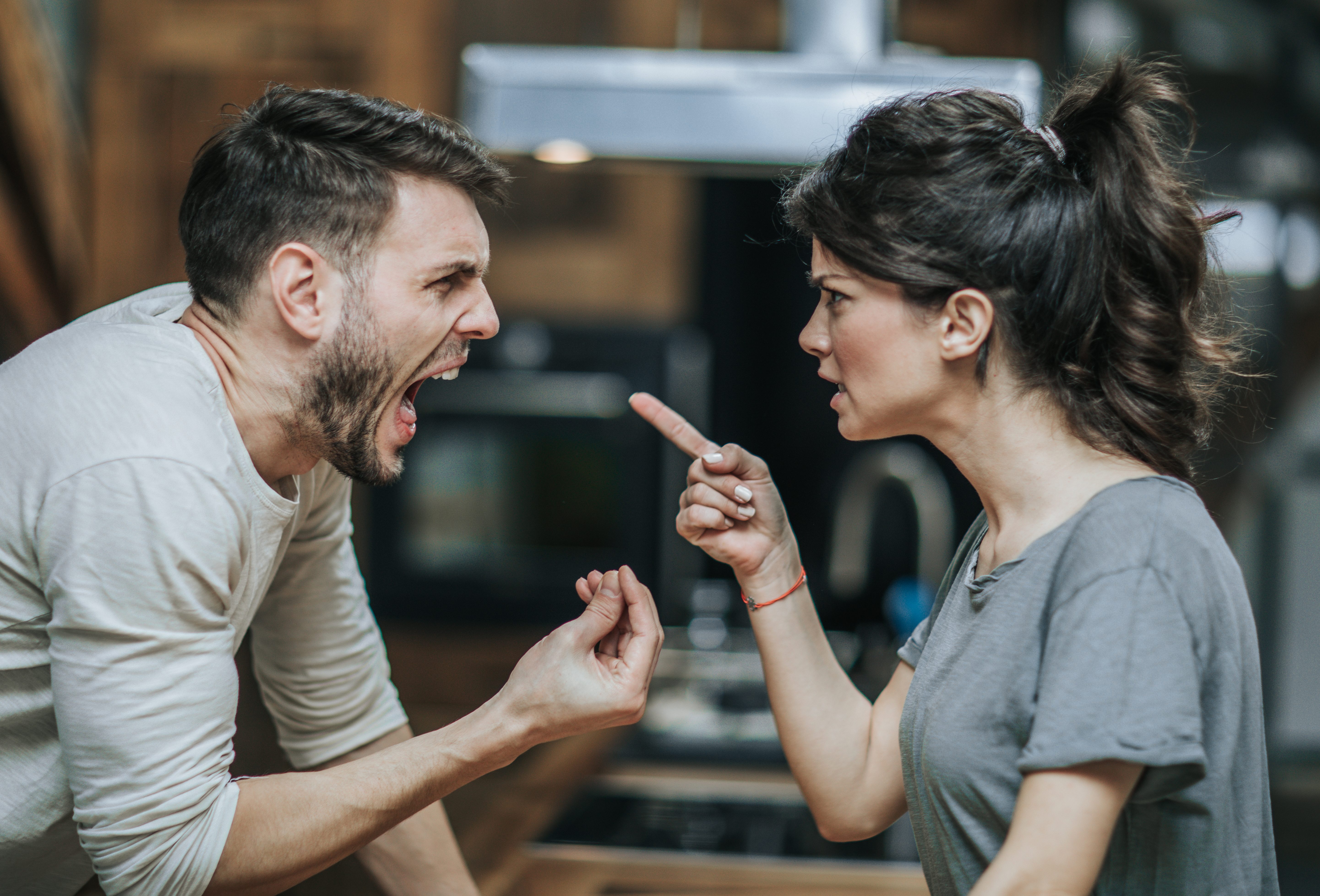 تشاجر من أجل علاقة أنجح وحياة أفضل.. لكن تعرف على آدابه قبل أن تبدأ