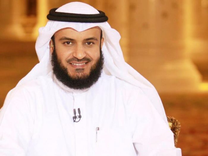 بعد فترة اختفاء، العفاسي يتناول وجبة «جراد»