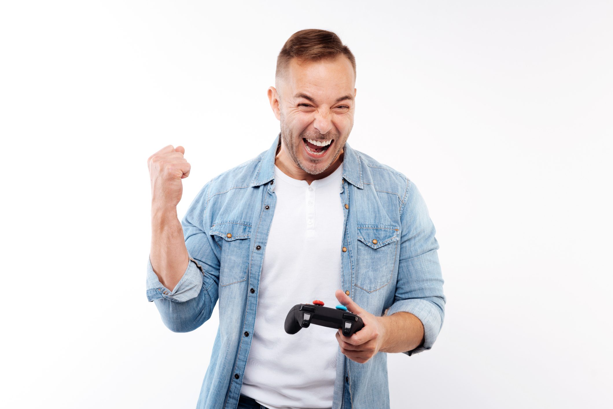 على عكس ما يعتقد ترامب.. ألعاب الفيديو العنيفة لا تؤدي إلى سلوك عدواني لدى المراهقين!