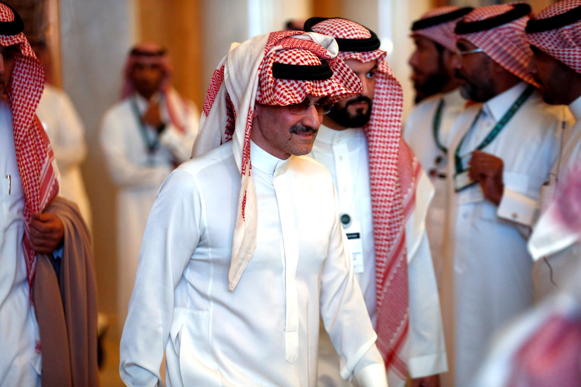 السعودية تعاقب الوليد بن طلال بـ«التشهير بروتانا» وتغرمه 5 ملايين ريال