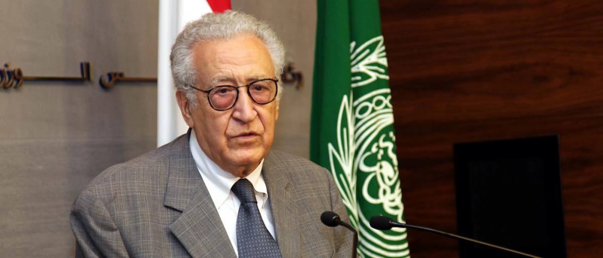 الإبراهيمي ينصح الشعب الجزائري بعدم التشدد في مطالبه