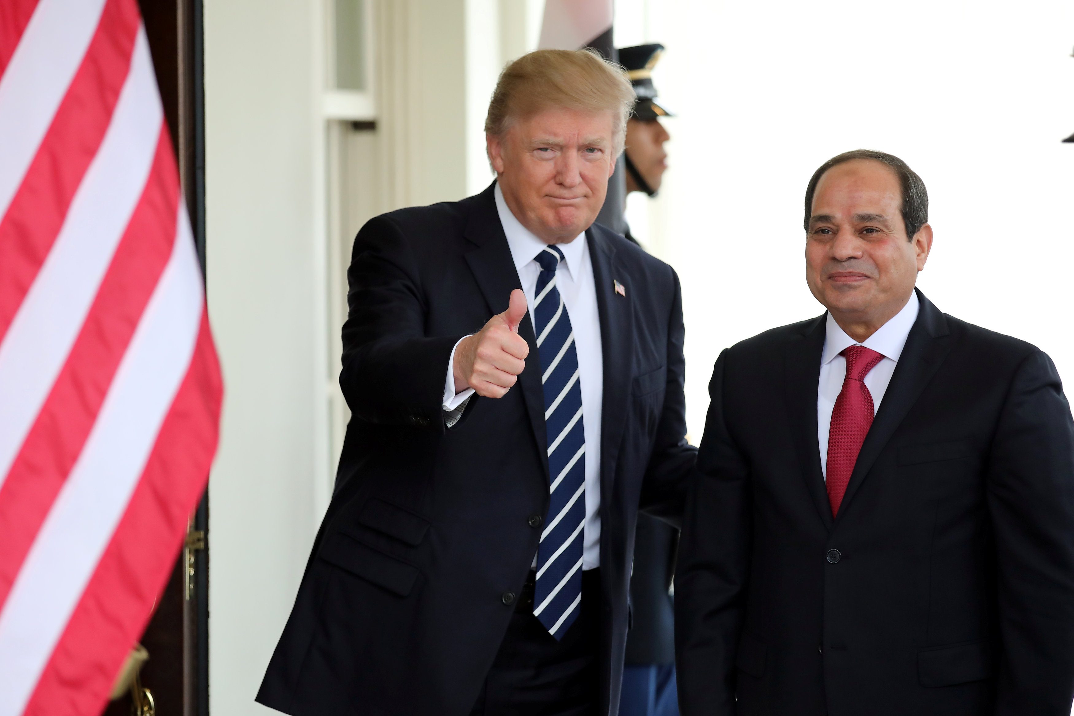 السيسي في البيت الأبيض.. دعمُ ترامب في انتظاره، لكن ماذا عن بقائه في الحكم حتى 2034؟