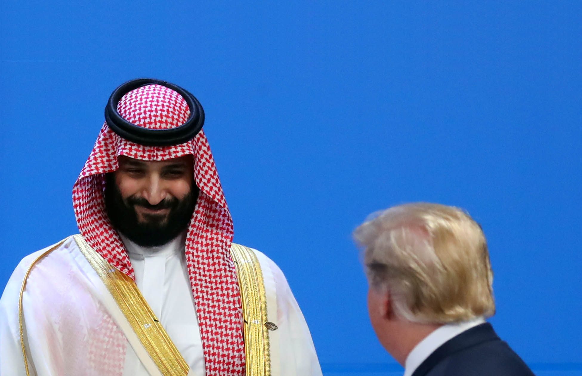 الرئيس الأمريكي دونالد ترامب وولي العهد السعودي الأمير محمد بن سلمان خلال قمة مجموعة العشرين في بوينس آيرس ، الأرجنتين في 30 نوفمبر 2018. رويترز