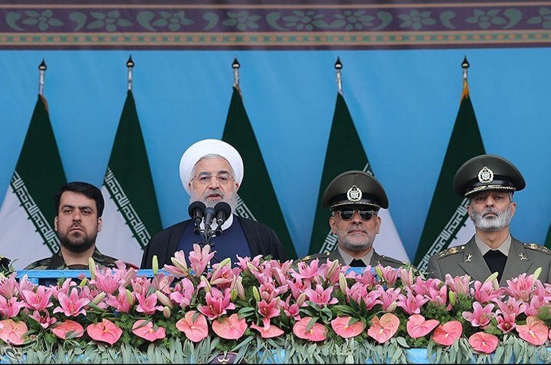 إيران تتعهد بمواصلة تصدير النفط