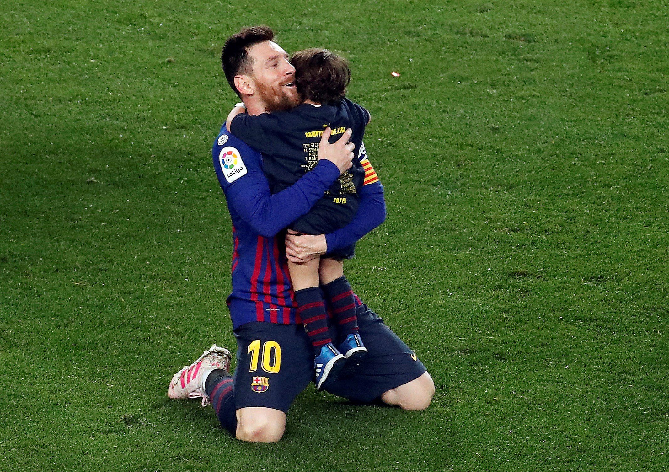 العاشرة لميسي.. صحف إسبانيا تنسب فوز برشلونة بالدوري إلى النجم الأرجنتيني