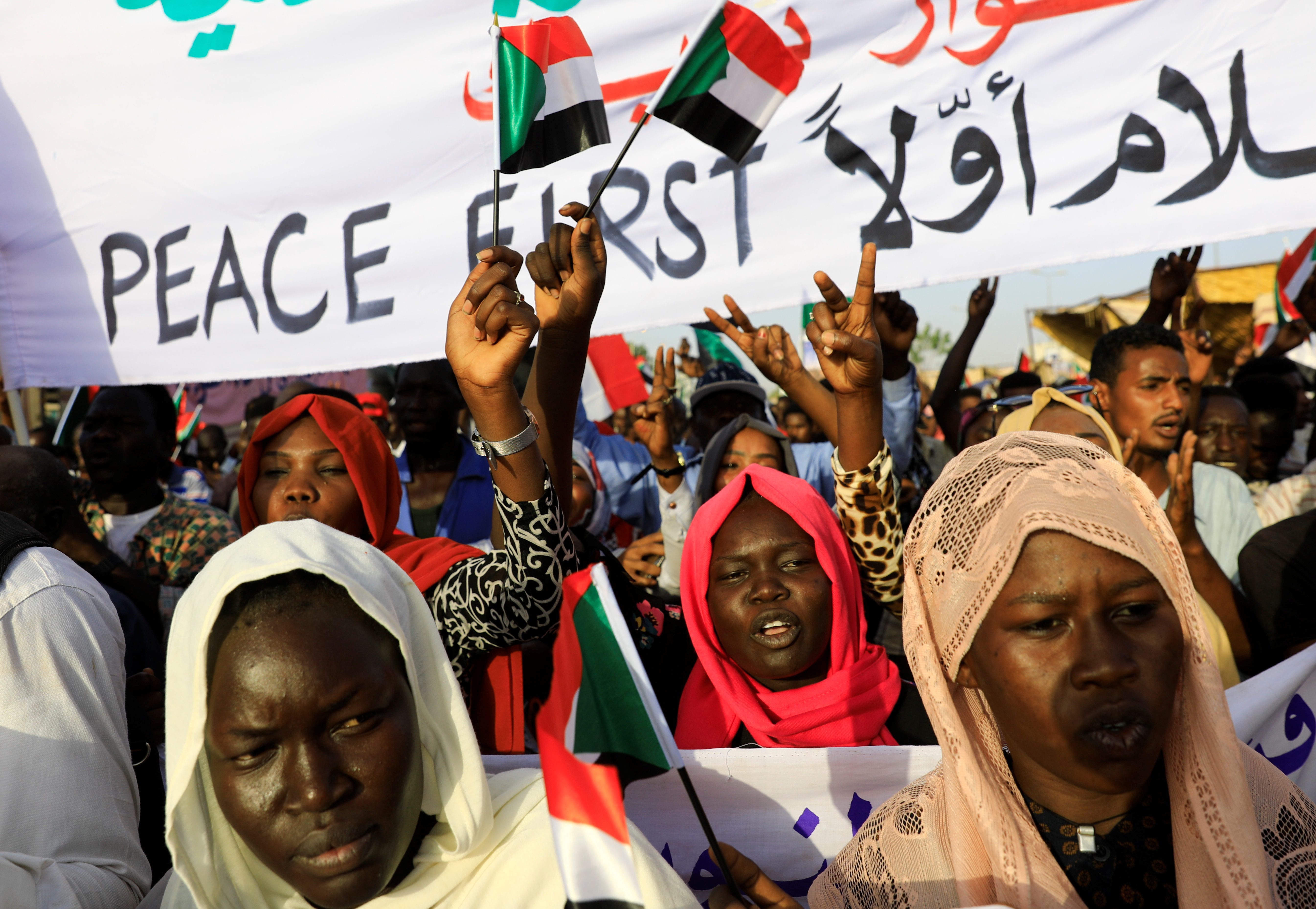 المعارضة السودانية استمر اعتصام المحتجين السودانيين في رمضان