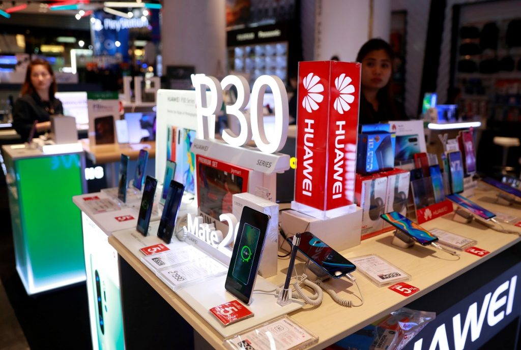 هاتف p30 من شركة هواوي يتدهور سعره بسبب عقوبات أمريكا